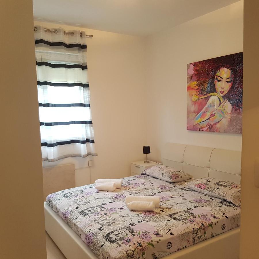 Adela Apartments 3 Morska Vila Split Eksteriør bilde